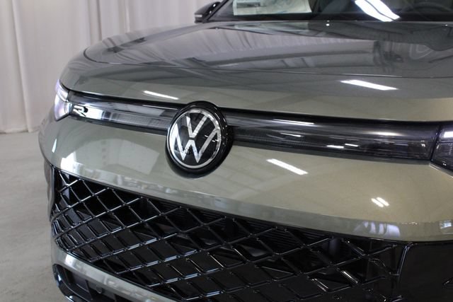 New 2026 Volkswagen Tiguan SE R-Line AWD/4WD image 33