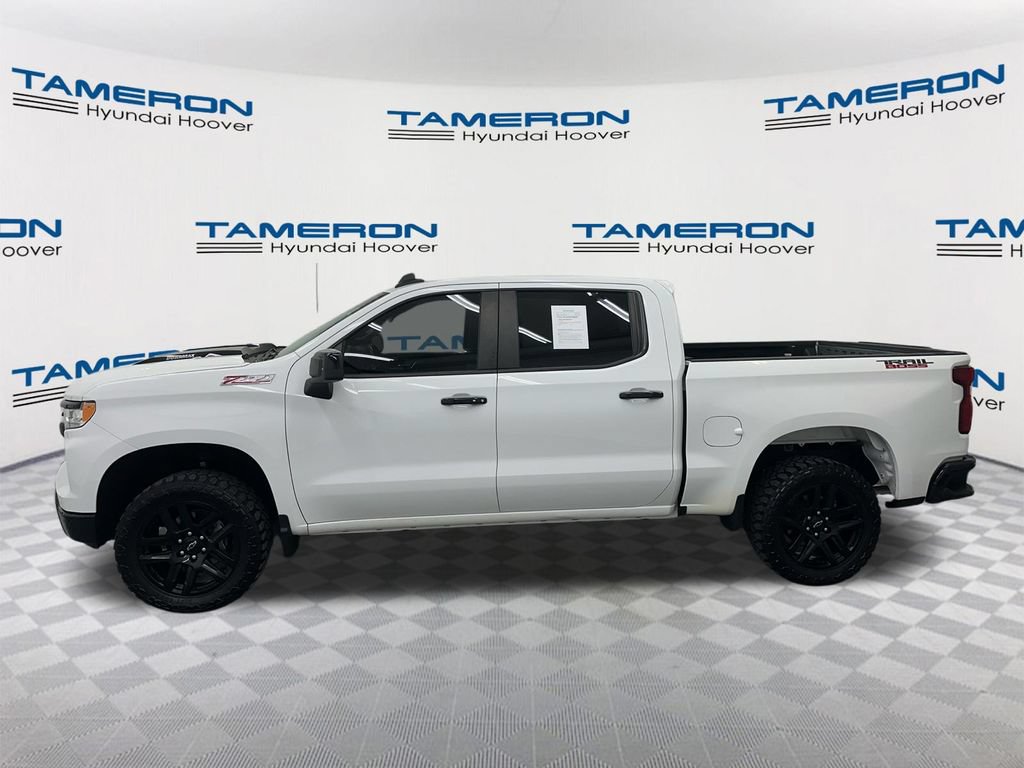 Used 2024 Chevrolet Silverado 1500 LT Trail Boss w/ Convenience Package II AWD/4WD image 2