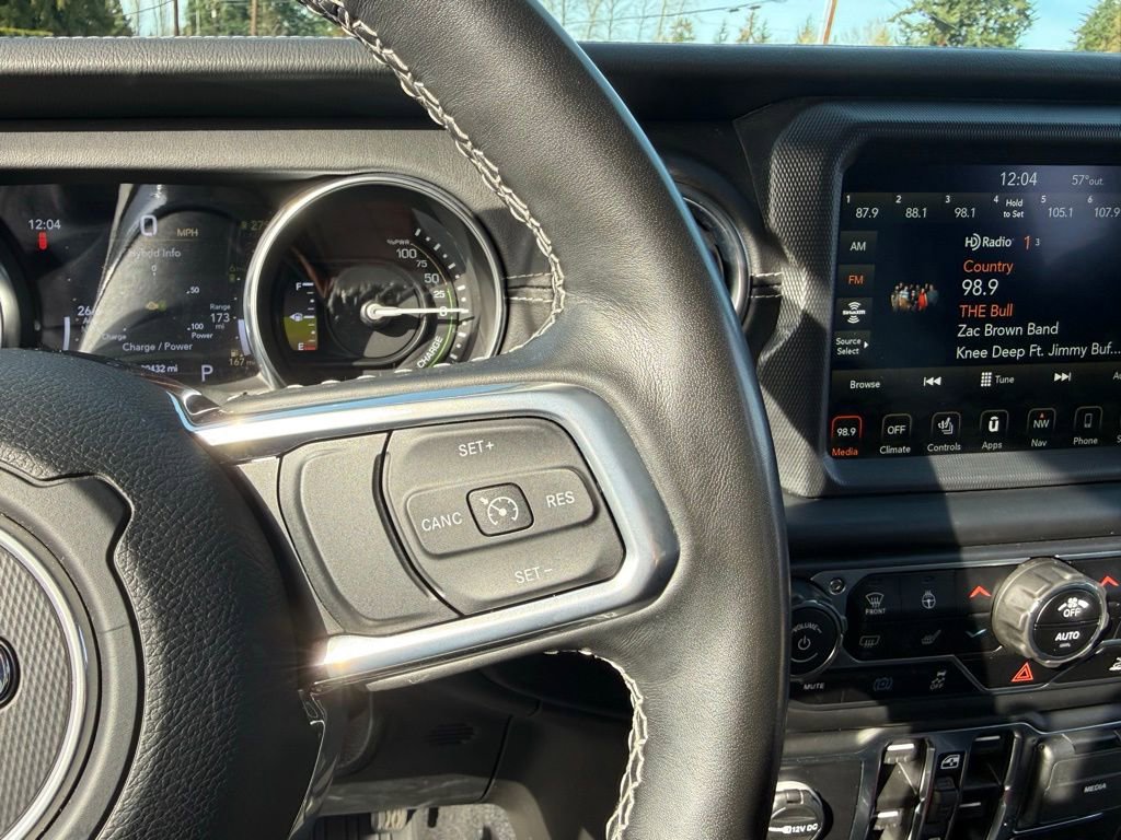 Used 2022 Jeep Wrangler Unlimited Sahara w/ Cold Weather Group image 28