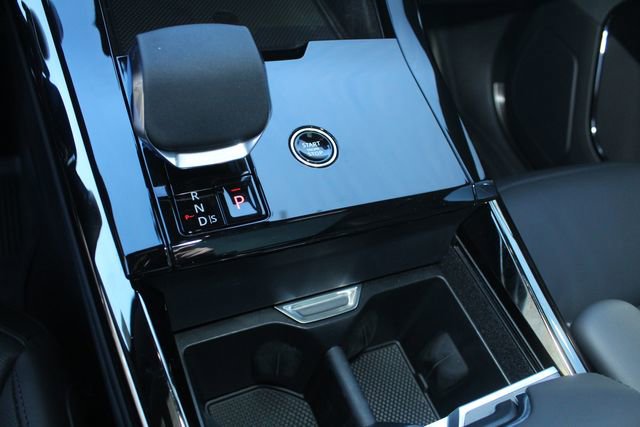 Used 2025 Land Rover Range Rover Sport Dynamic SE image 16