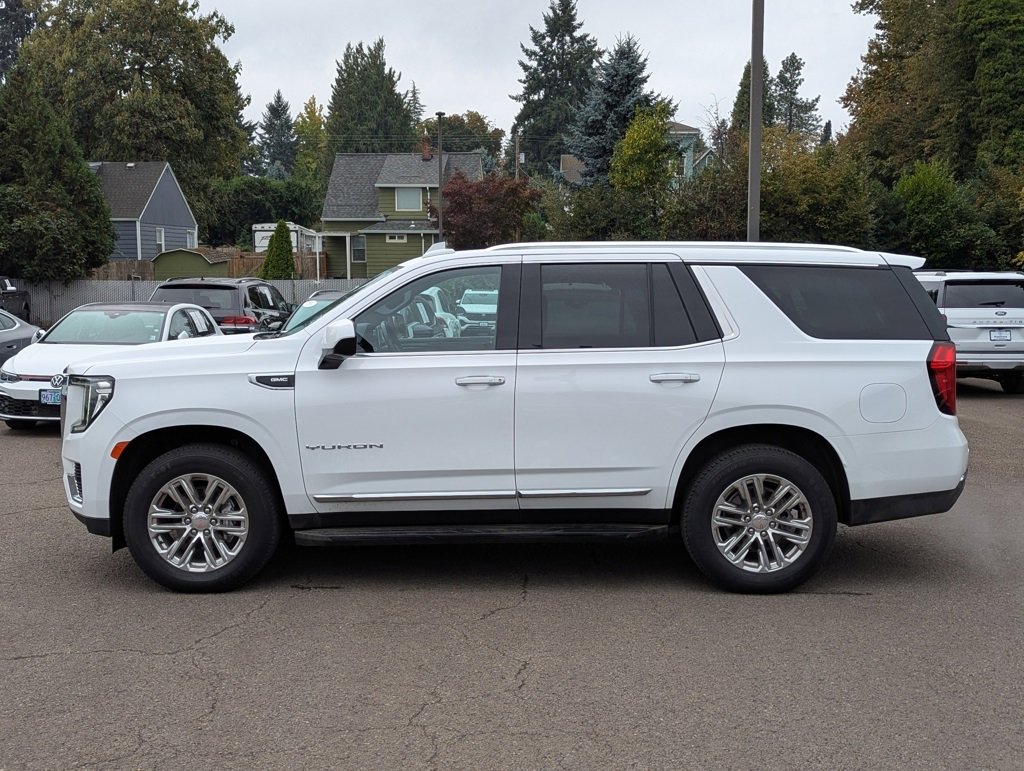 Used 2023 GMC Yukon SLT image 2