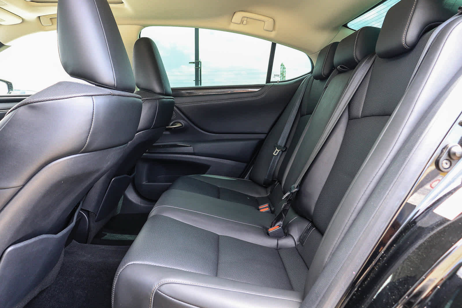 Used 2019 Lexus ES 350 w/ Accessory Package 2 FWD image 19