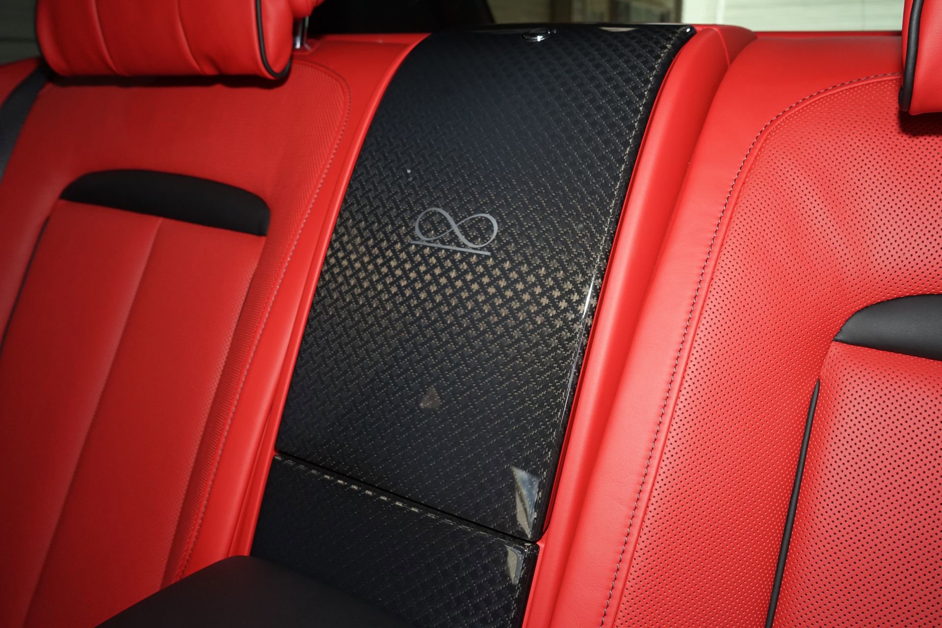 Used 2025 Rolls-Royce Cullinan Black Badge w/ Leather Finishing Pack image 31