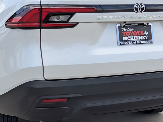 Used 2025 Toyota Grand Highlander FWD image 8