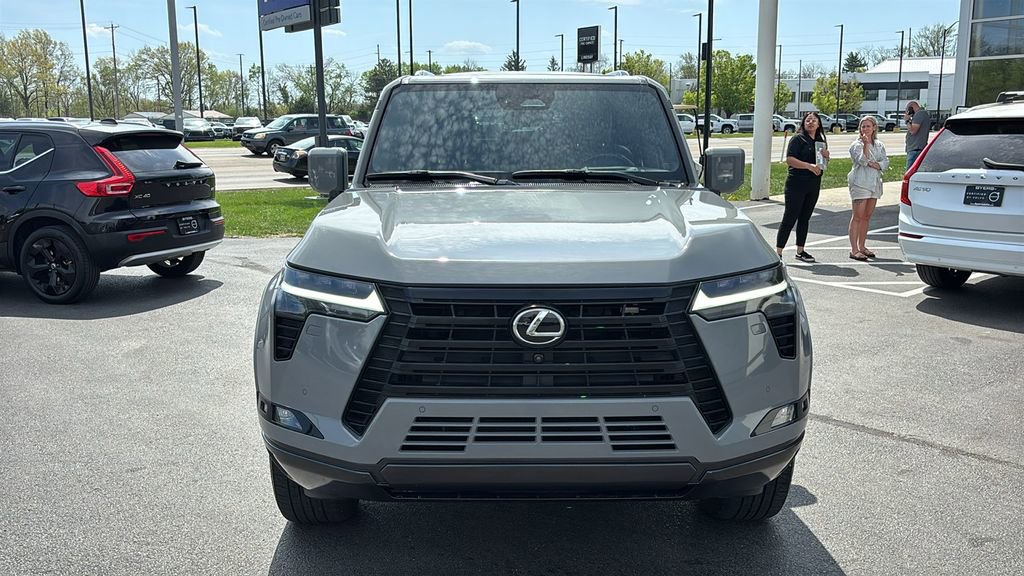 Used 2024 Lexus GX 550 w/ Accessory Package (2T) image 5