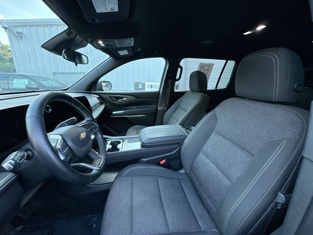 Used 2024 Chevrolet Traverse LT FWD image 13
