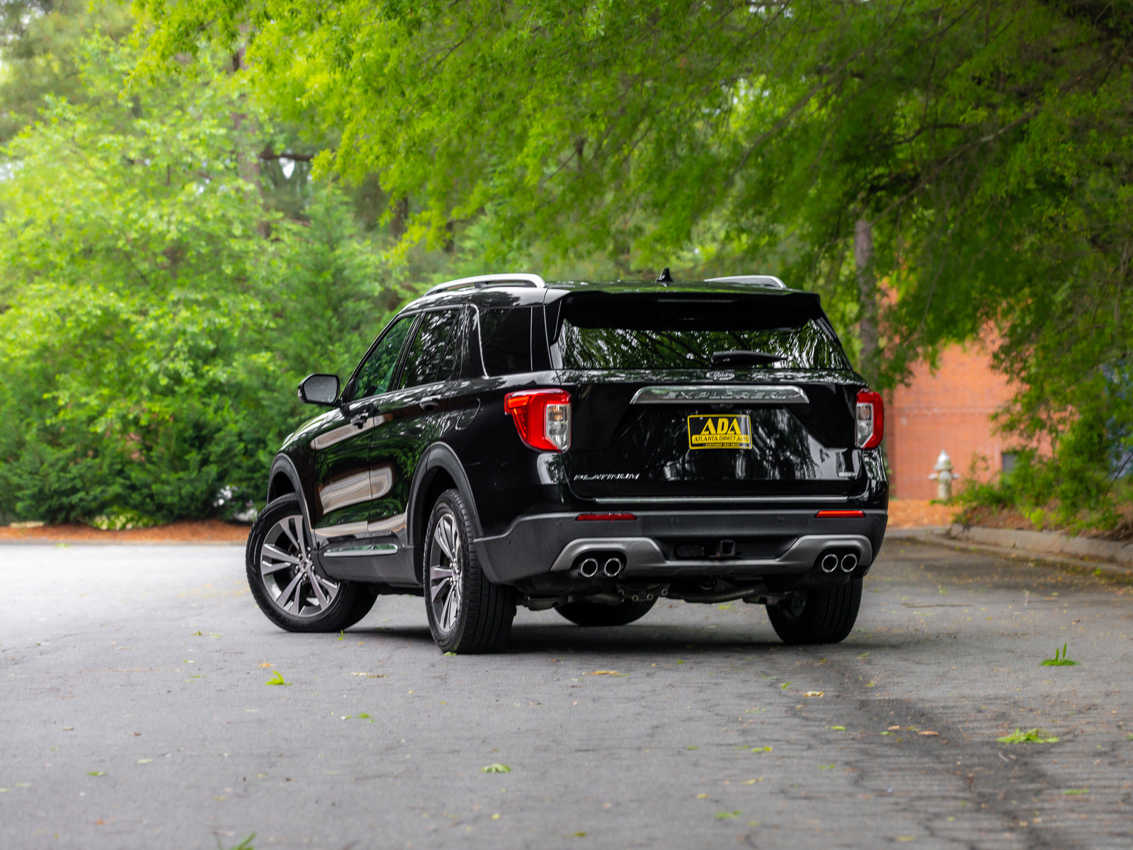 Used 2020 Ford Explorer Platinum w/ Premium Technology Package AWD/4WD image 3