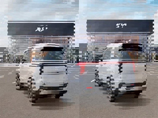 New 2026 Kia Carnival EX image 4