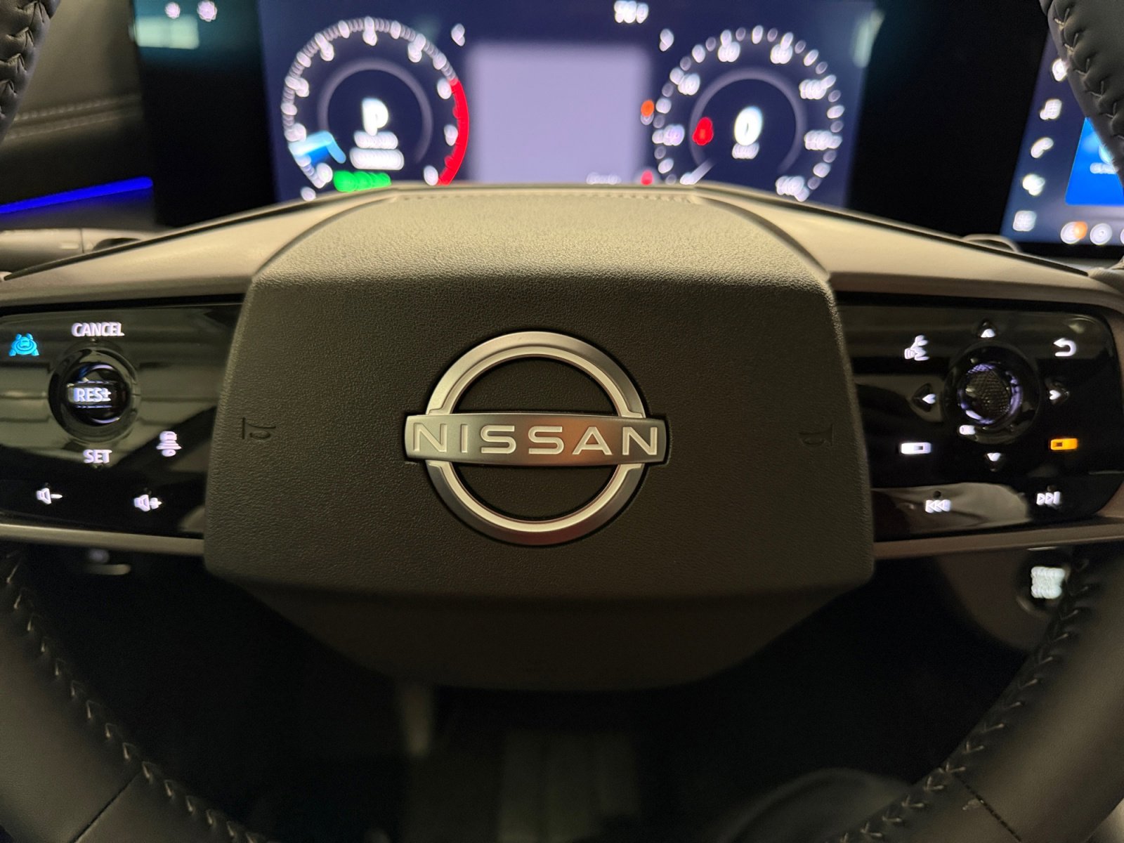 Used 2025 Nissan Murano SL AWD/4WD image 17