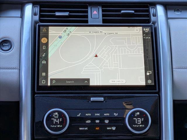 Used 2025 Land Rover Discovery Dynamic SE image 10