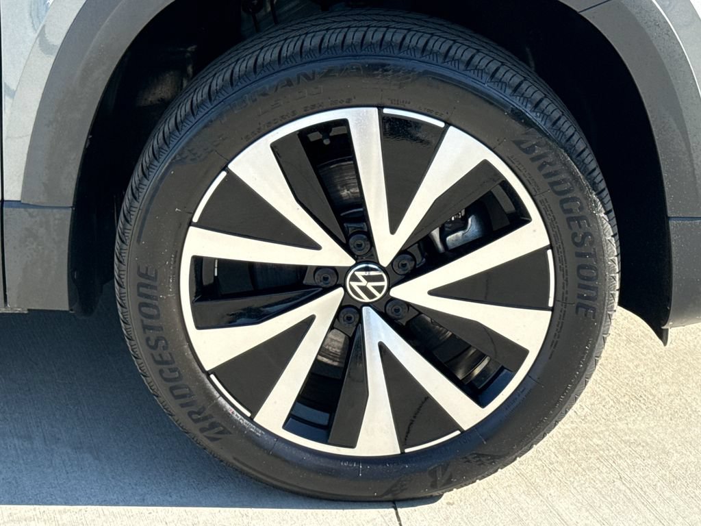 Used 2022 Volkswagen Taos SE AWD/4WD image 11