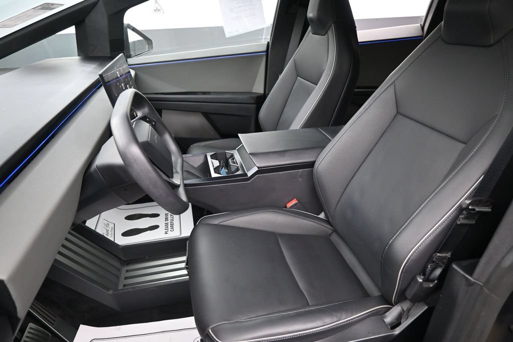 Used 2024 Tesla Cybertruck AWD Crew Cab image 26
