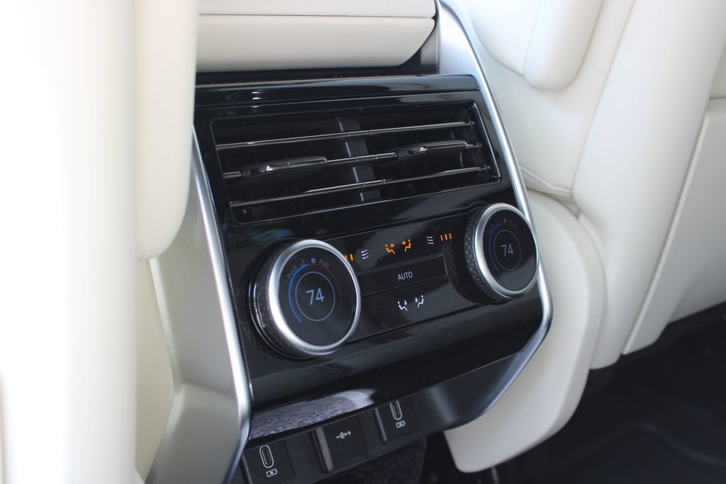 New 2026 Land Rover Range Rover SE AWD/4WD image 12