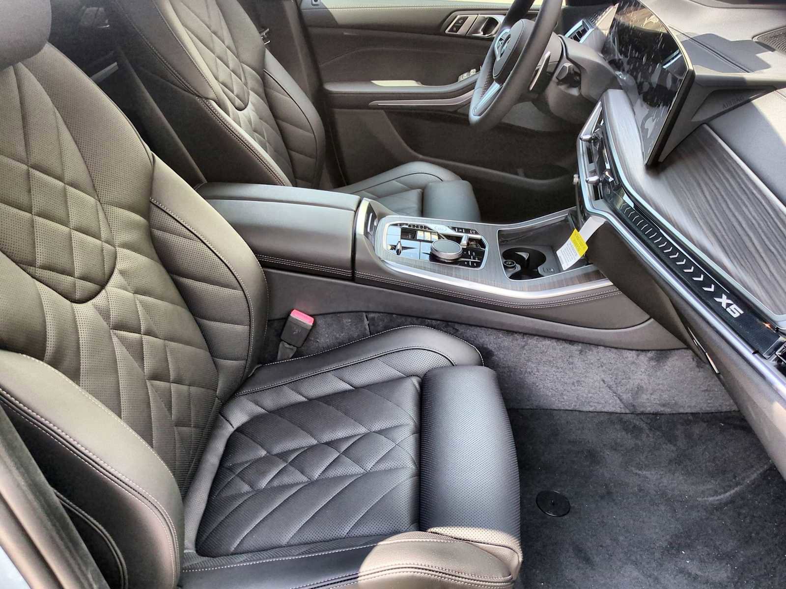 New 2026 BMW X5 xDrive40i w/ M Sport Package image 24