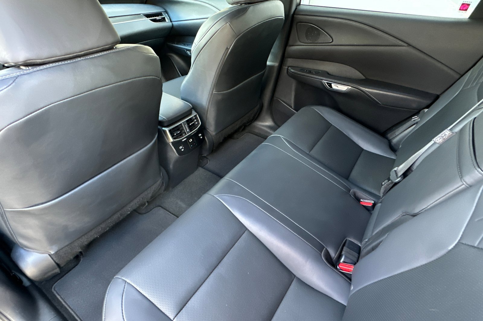 Used 2023 Lexus RX 350h image 26