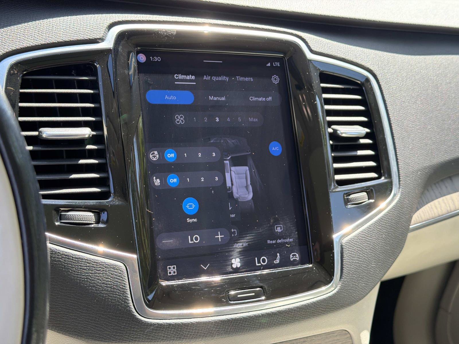 Certified 2023 Volvo XC90 B6 Plus AWD/4WD image 11