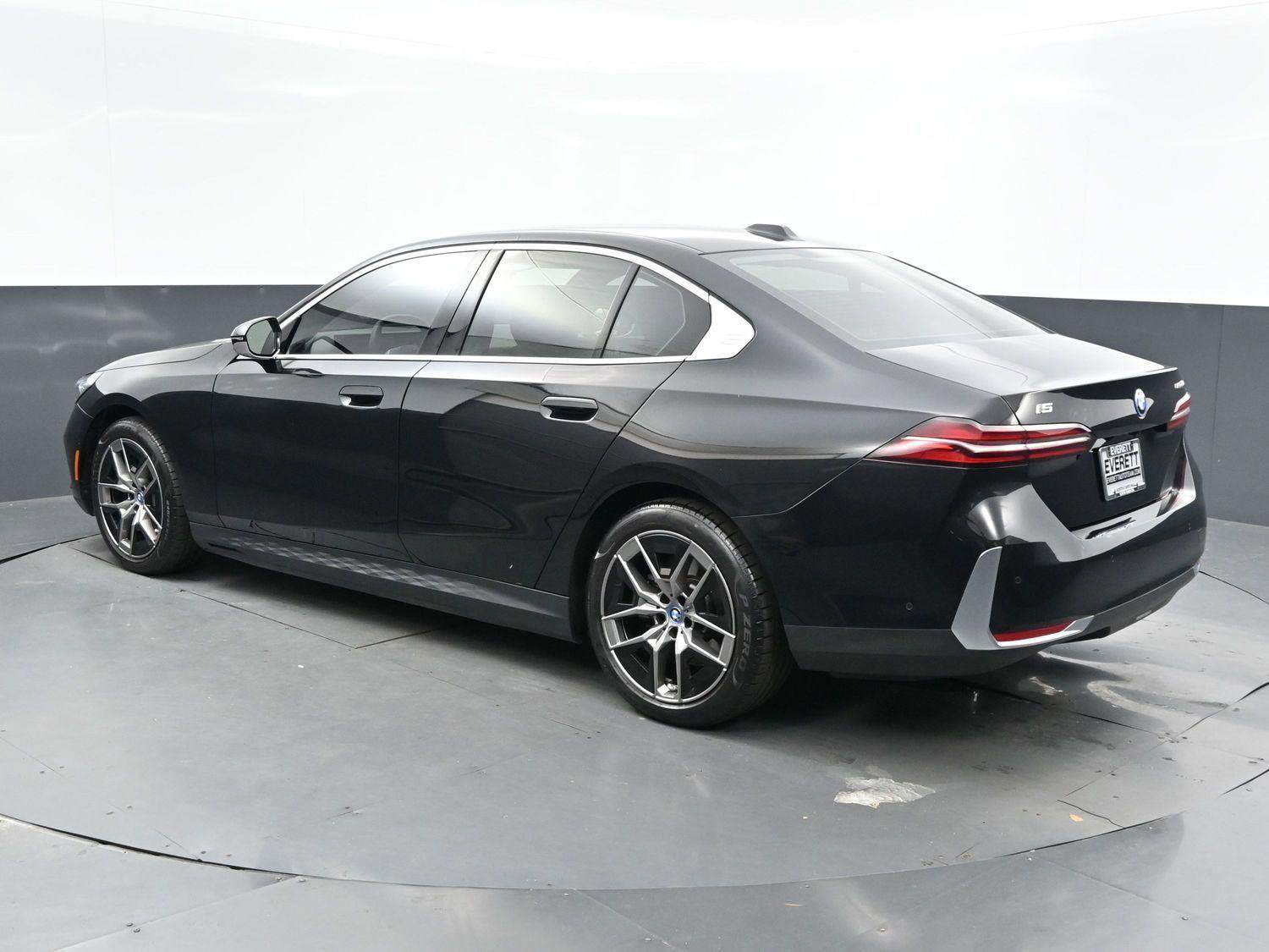 Used 2024 BMW i5 eDrive40i w/ M Sport Package image 5