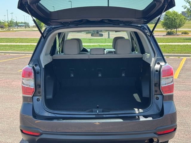 Used 2016 Subaru Forester 2.5i Premium w/ All-Weather Package AWD/4WD image 33