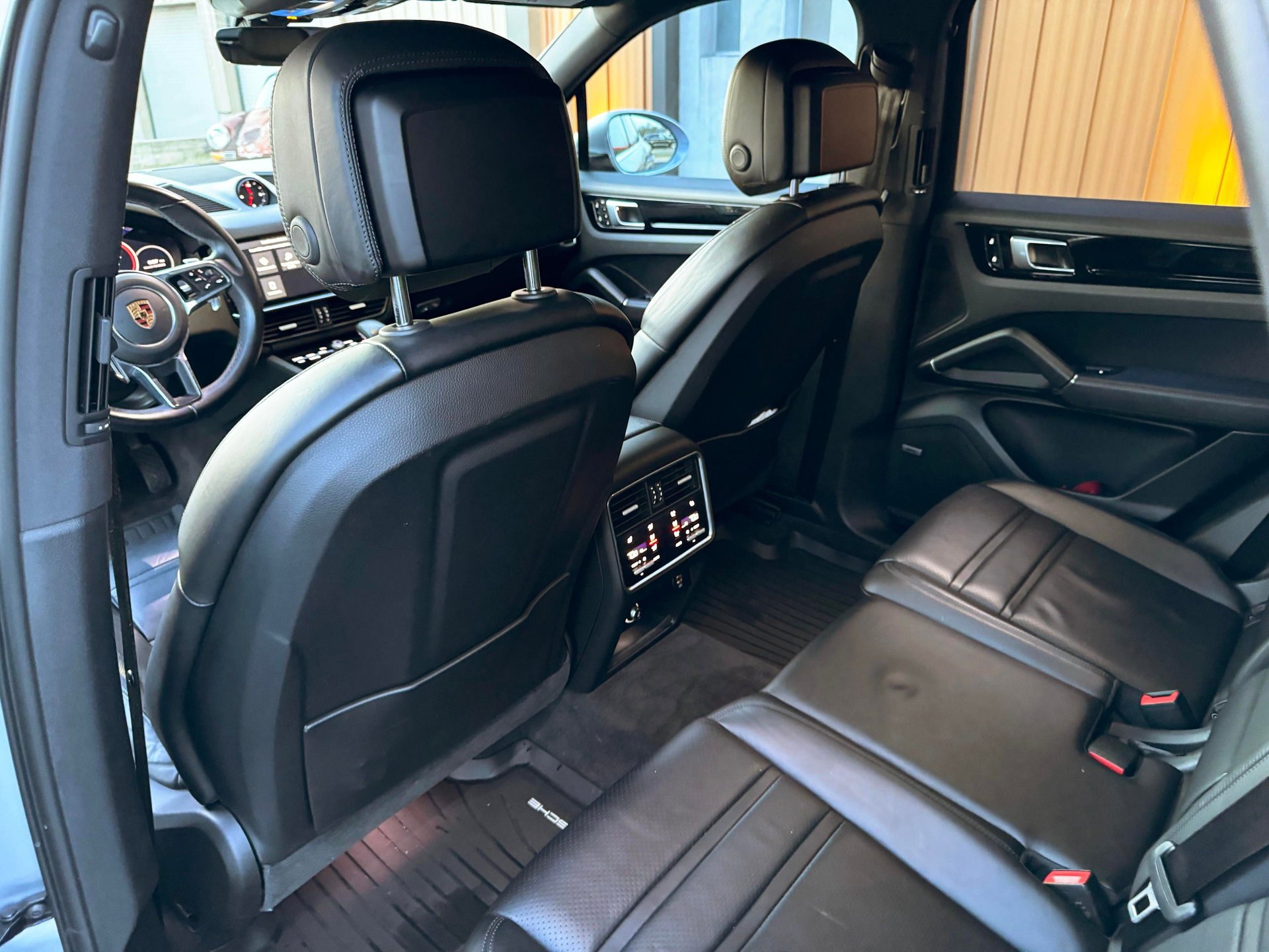 Used 2019 Porsche Cayenne image 18