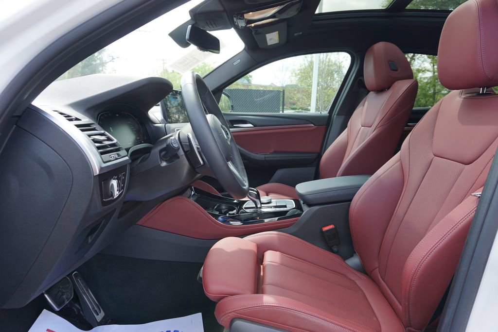 Used 2024 BMW X4 xDrive30i w/ Premium Package image 9