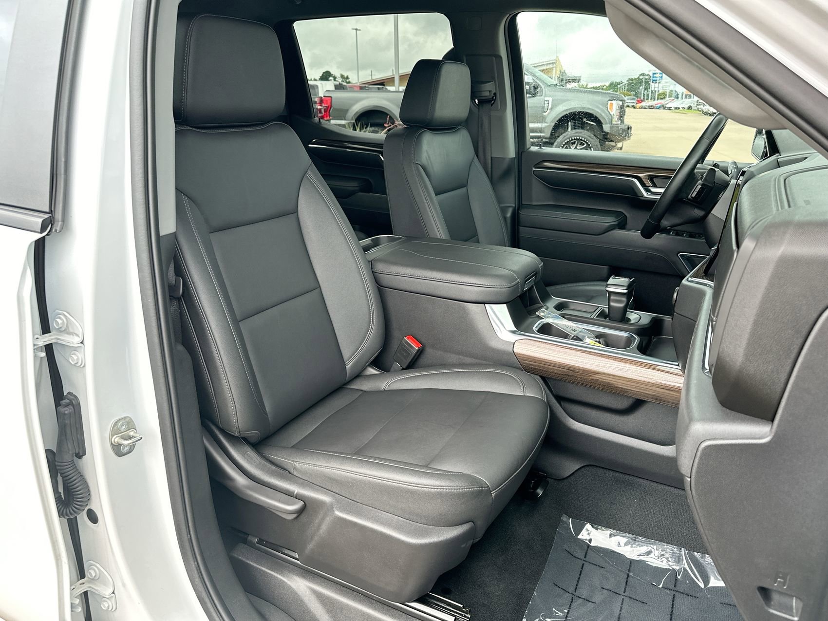Used 2023 Chevrolet Silverado 1500 LT Trail Boss w/ Convenience Package II AWD/4WD image 24