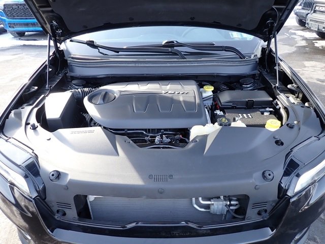 Certified 2022 Jeep Cherokee Limited w/ Mopar Interior Package image 12