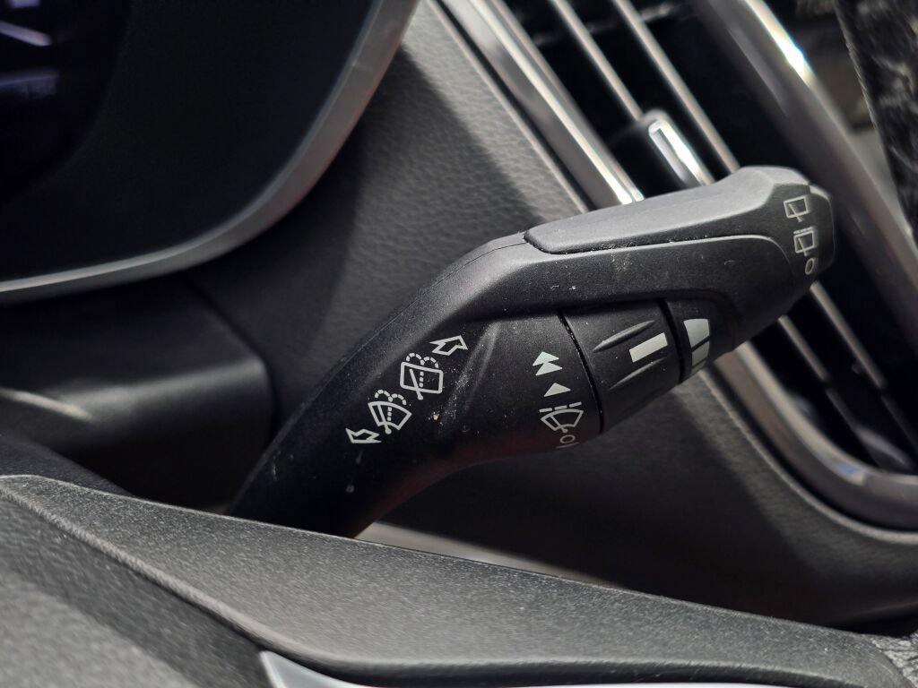 Used 2013 Ford C-MAX Energi SEL FWD image 31