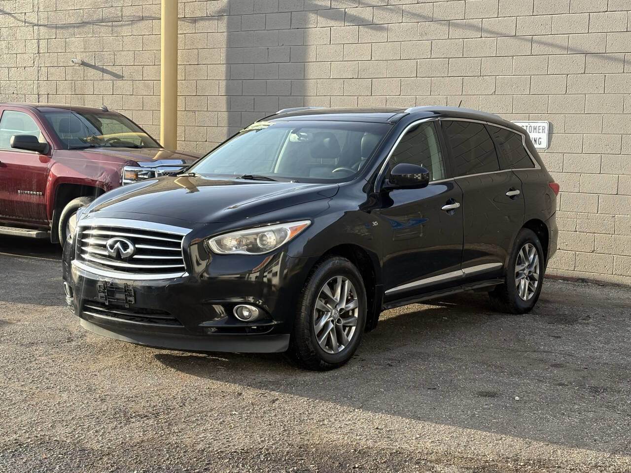 Used 2014 INFINITI QX60 AWD w/ Premium Package image 2