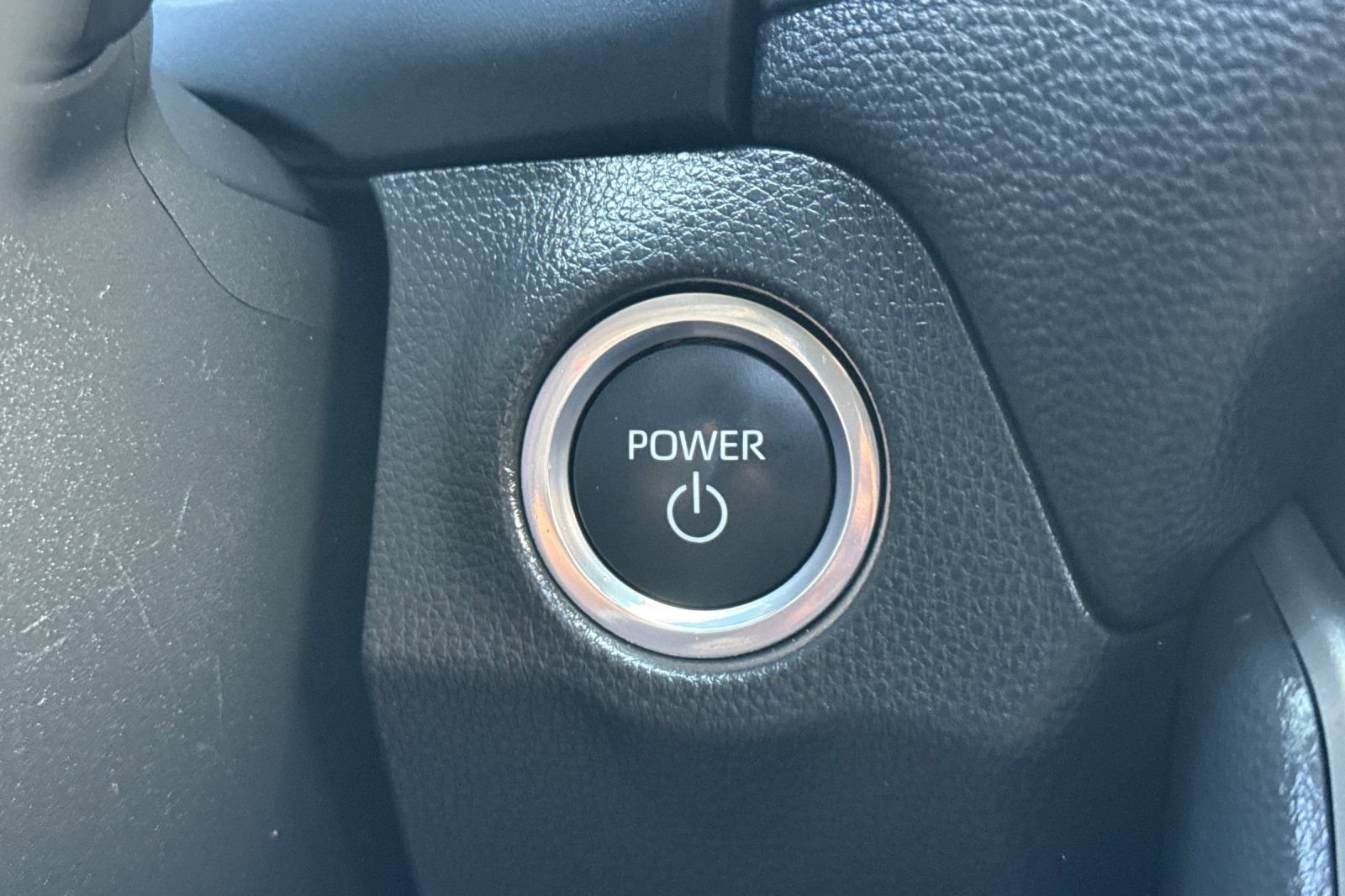 Used 2024 Toyota RAV4 SE w/ Weather & Moonroof Package image 22