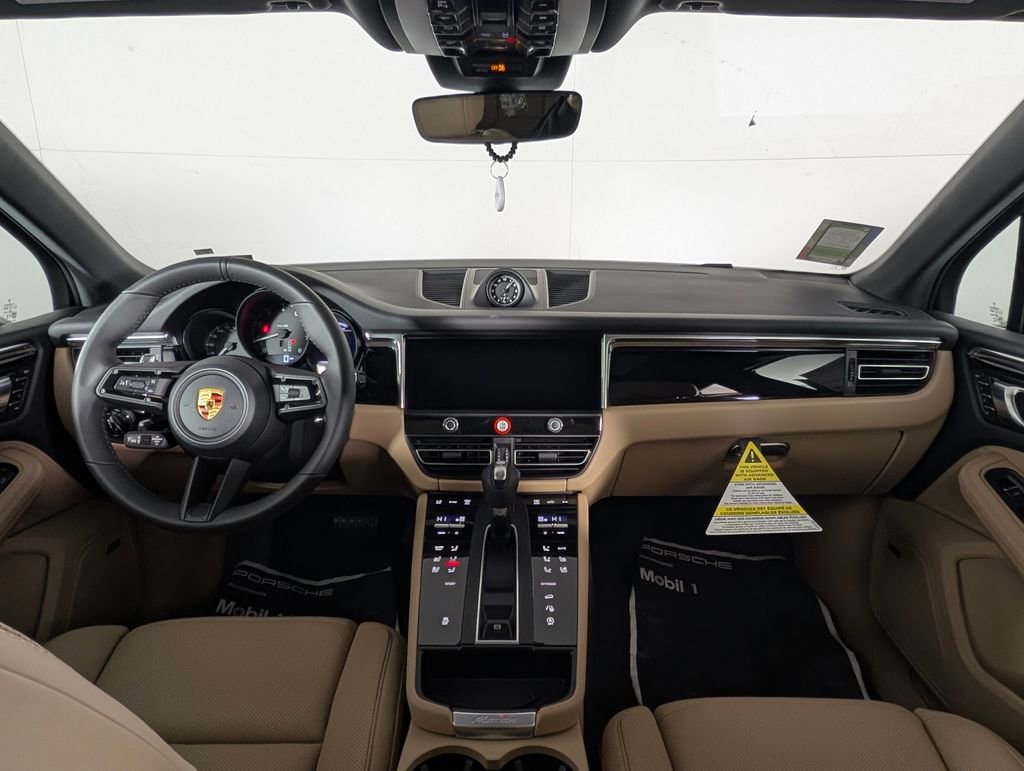 New 2026 Porsche Macan image 18