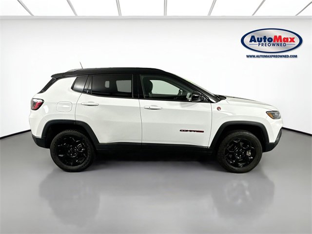 Used 2024 Jeep Compass Trailhawk image 9