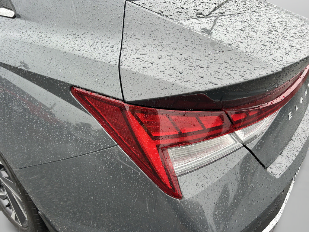 Certified 2024 Hyundai Elantra Limited FWD image 14