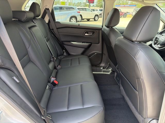 Used 2025 Nissan Rogue SV w/ SV Premium Package image 13