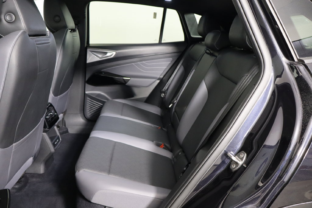 Used 2023 Volkswagen ID.4 Pro S RWD image 16