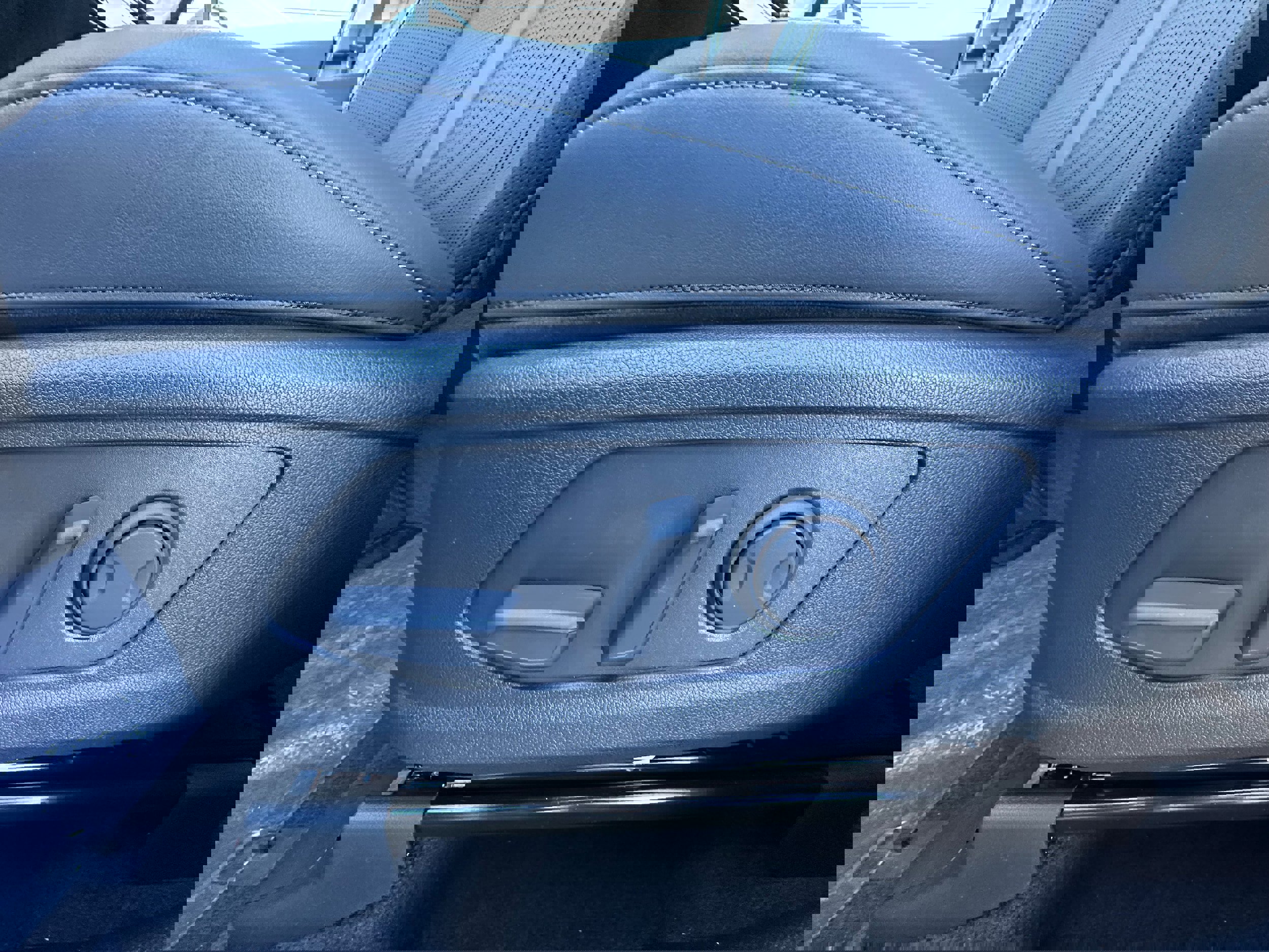 New 2026 Kia Sorento X-Line EX image 36