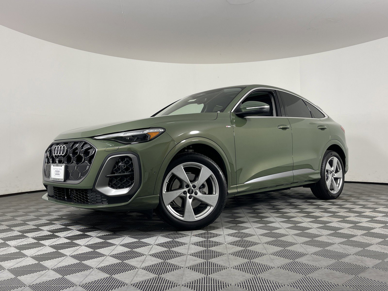 New 2025 Audi Q5 Prestige image 2