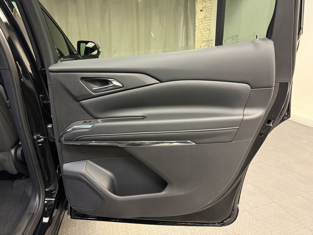 New 2026 Chevrolet Traverse LT w/ Driver Confidence Package image 16