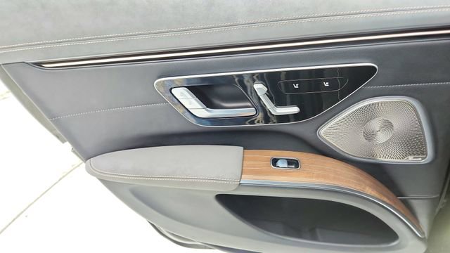 Used 2022 Mercedes-Benz EQS 450+ Sedan image 31