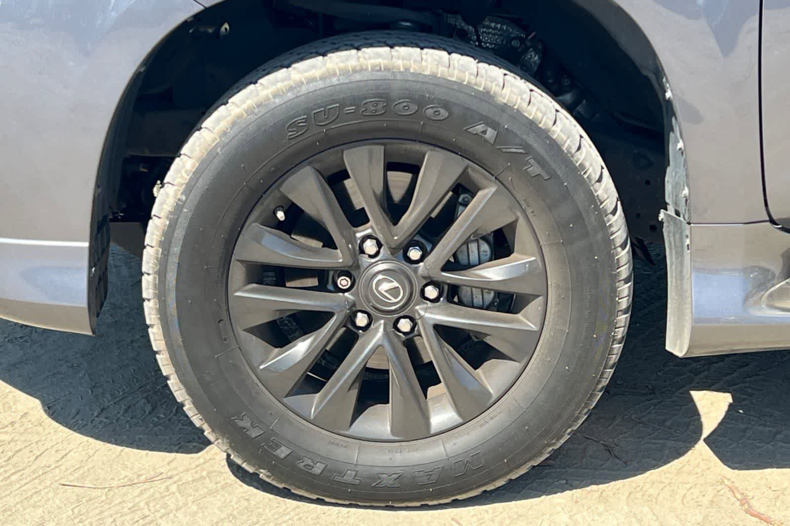 Used 2020 Lexus GX 460 Premium w/ Premium Package image 12