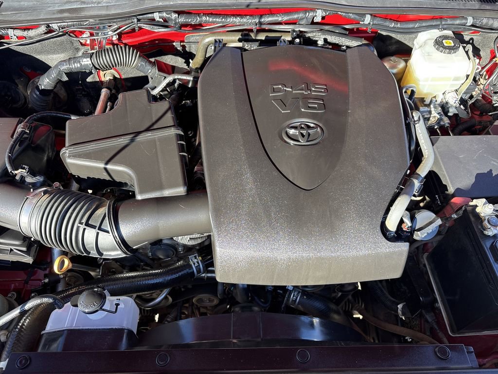 Used 2021 Toyota Tacoma TRD Off-Road w/ Technology Package image 32