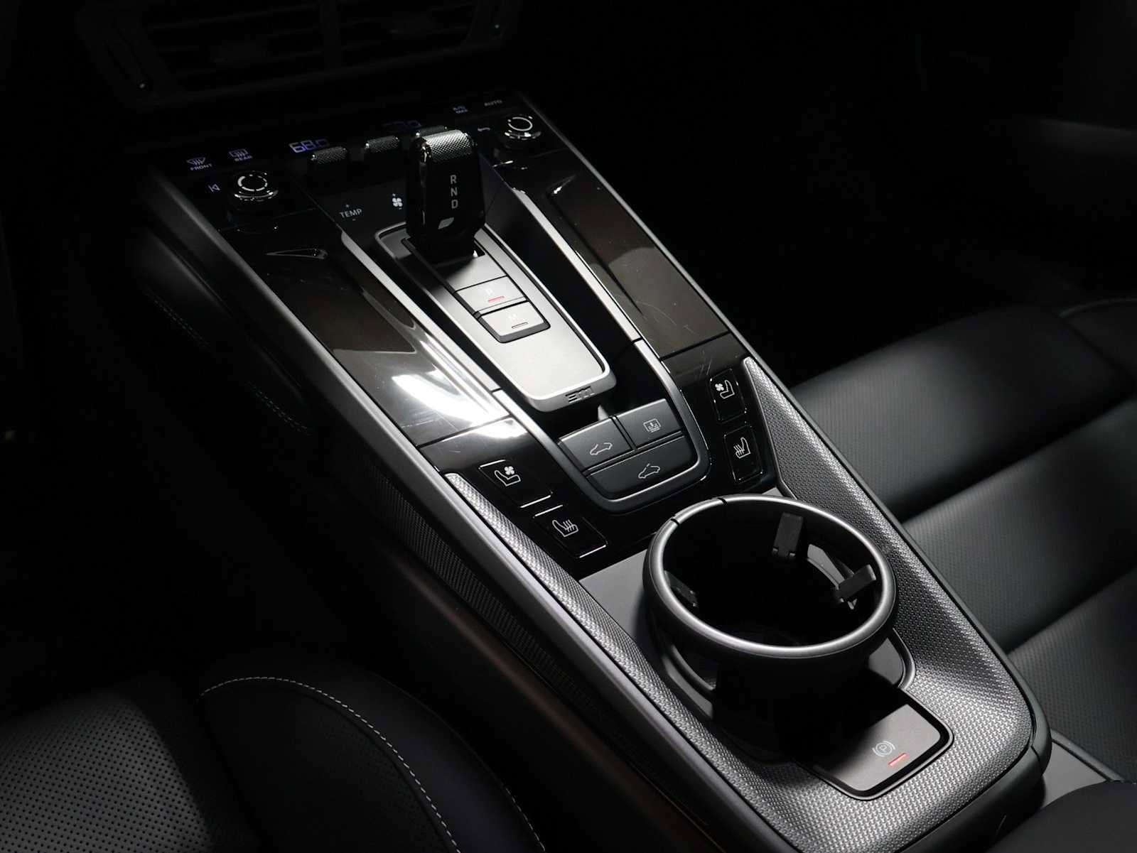 Certified 2025 Porsche 911 Carrera RWD image 29