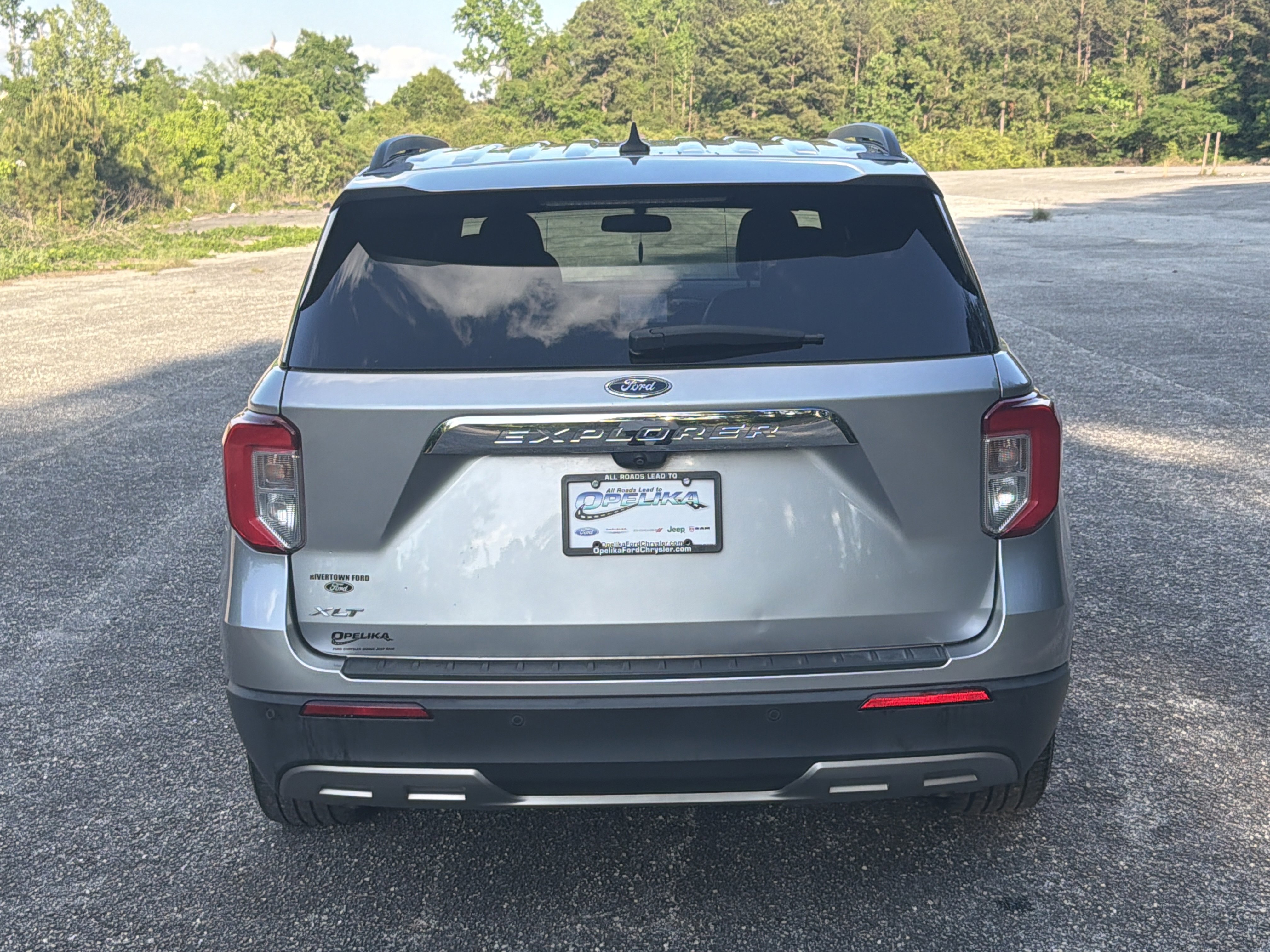 Used 2021 Ford Explorer XLT w/ Equipment Group 202A image 4