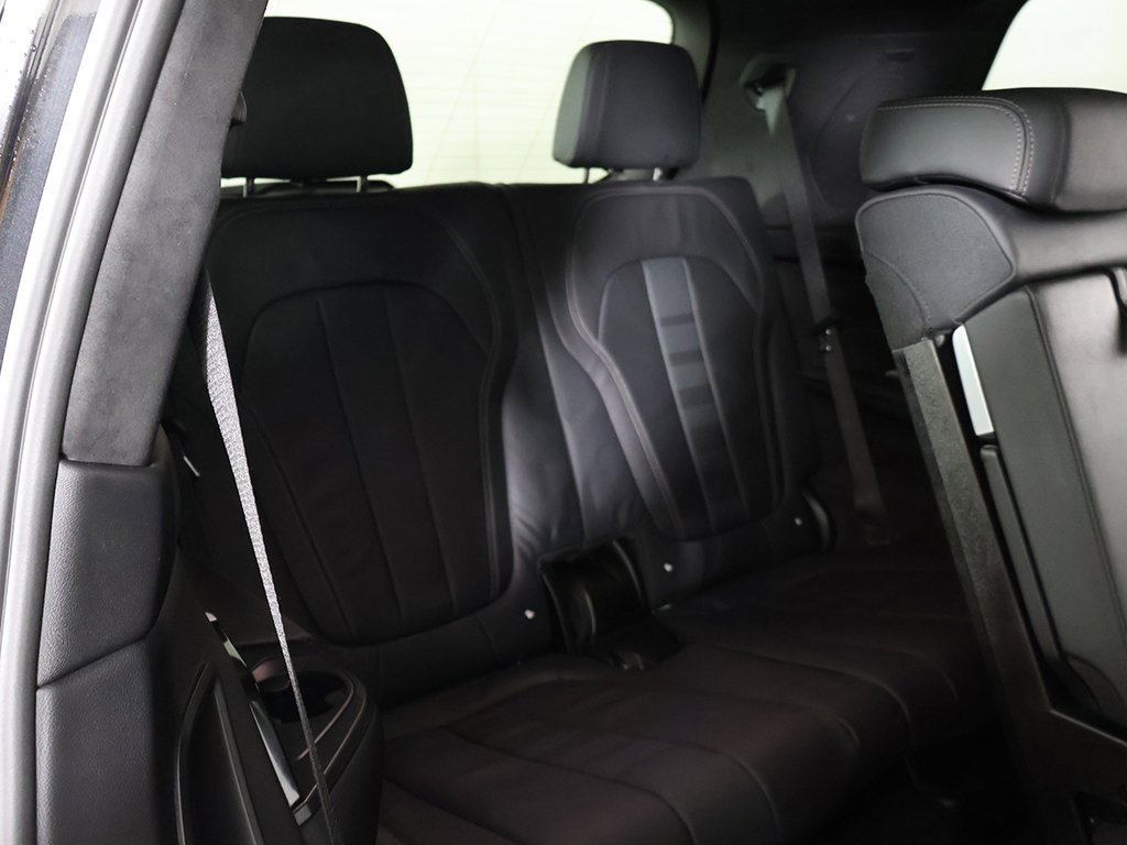 Used 2022 BMW X7 M50i image 38