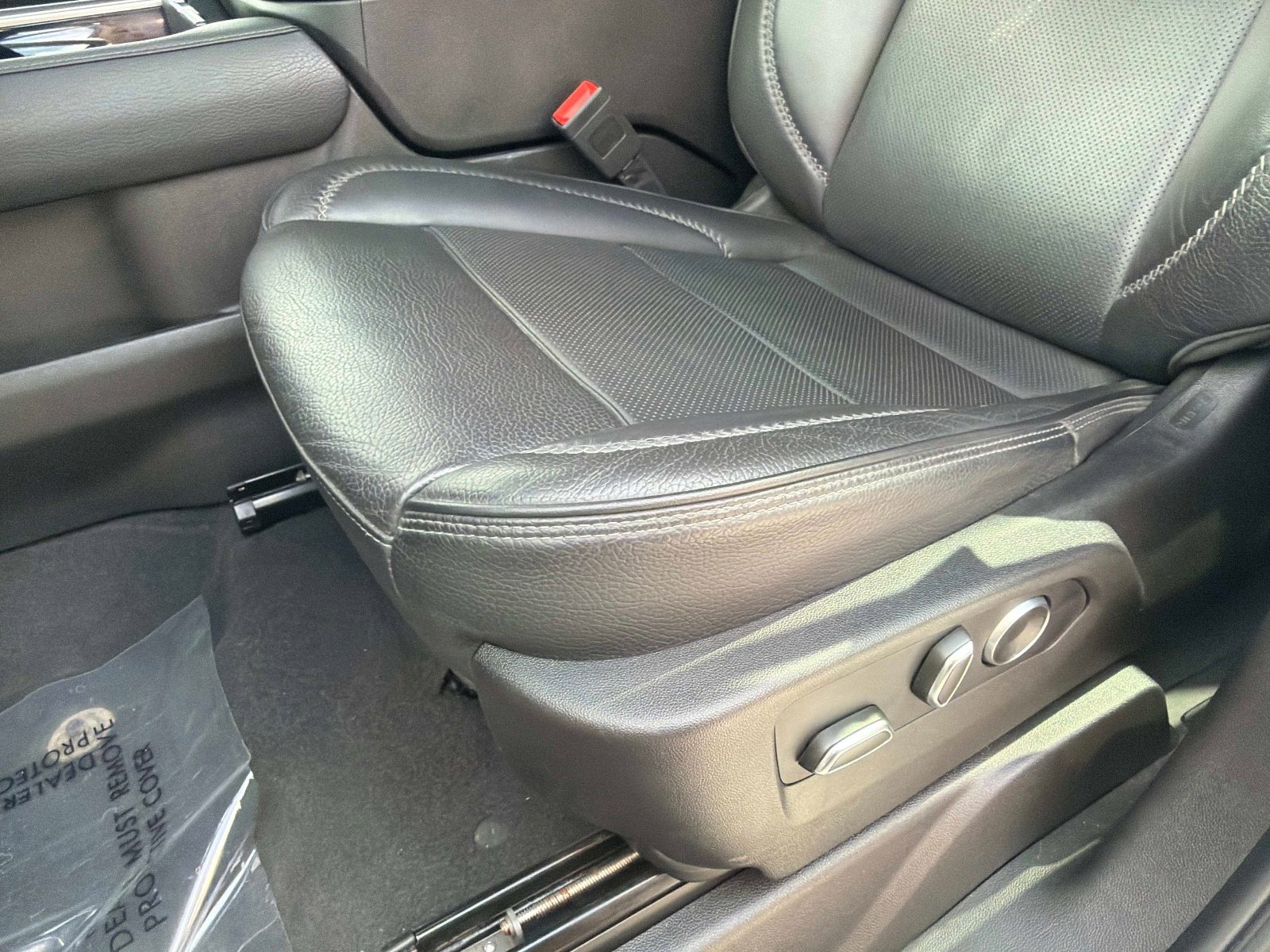 Used 2023 GMC Yukon XL Denali image 35