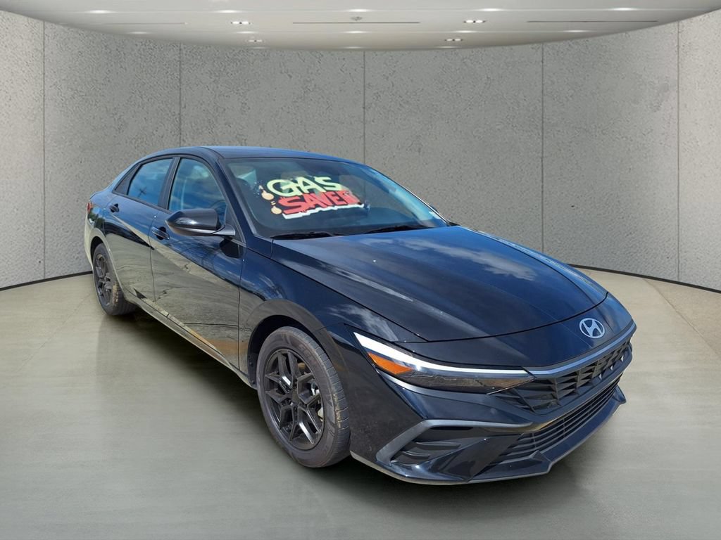 Used 2024 Hyundai Elantra Blue FWD image 7