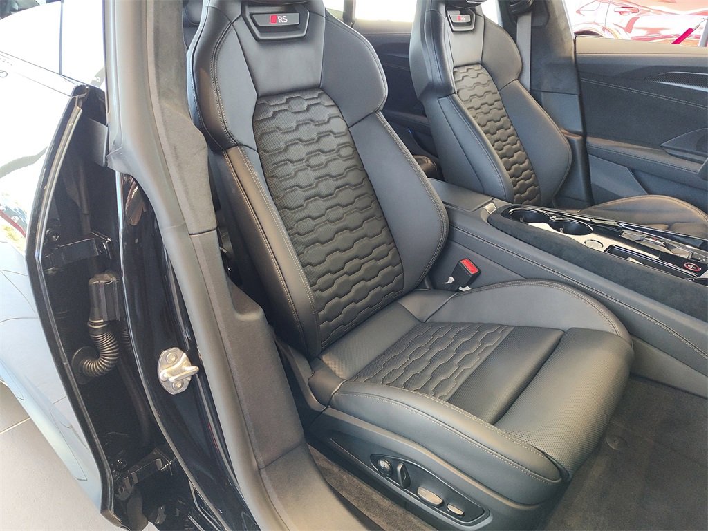 New 2026 Audi RS e-tron GT performance image 8