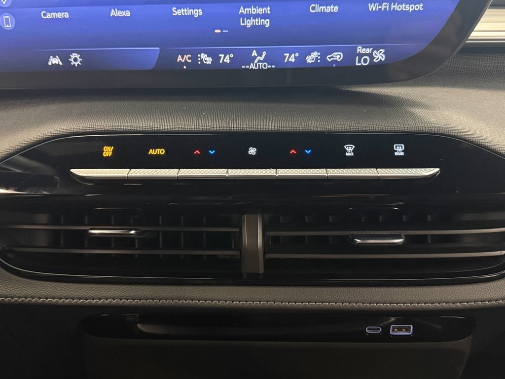 Used 2025 Buick Enclave Preferred FWD image 25