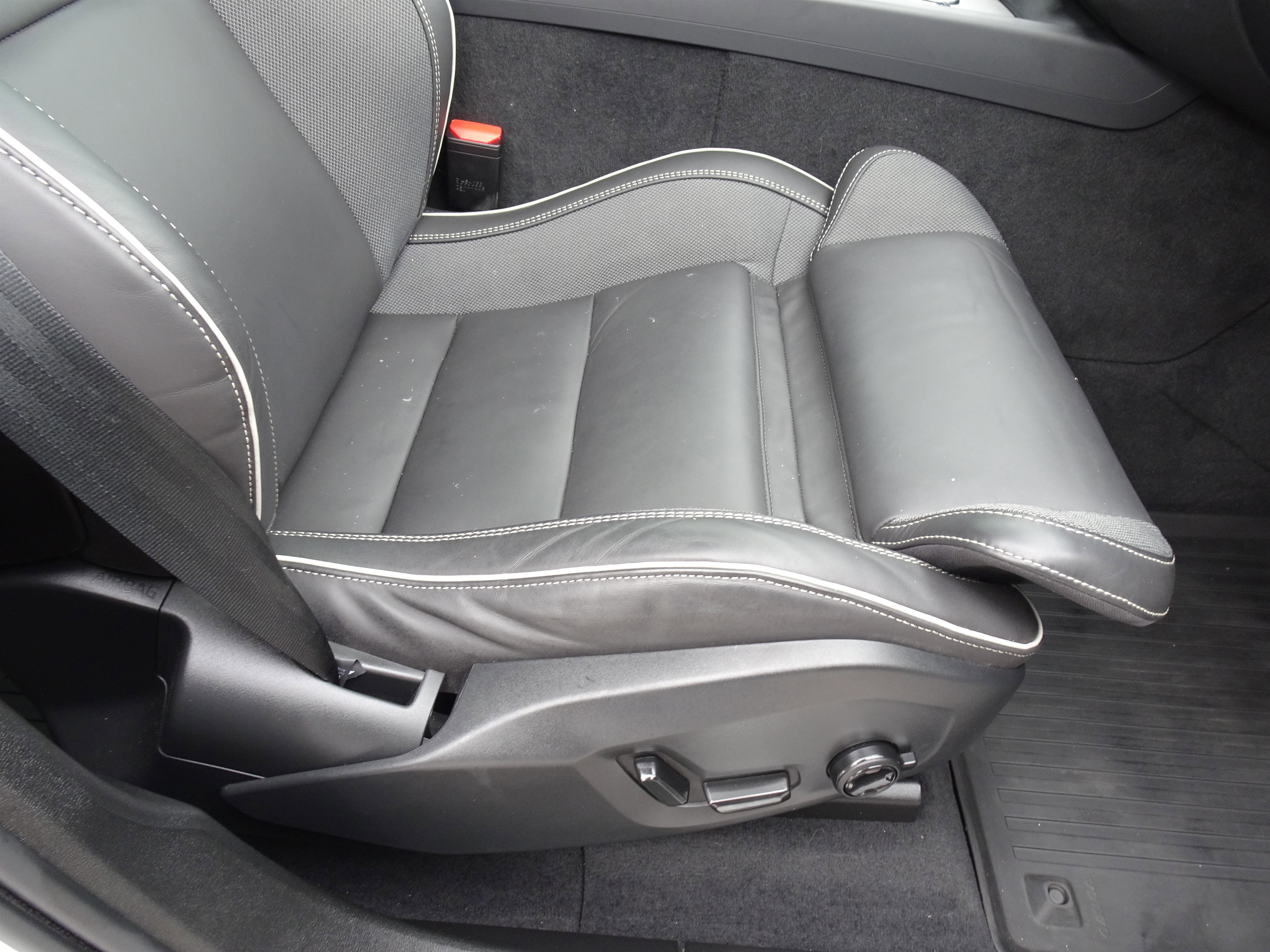 Used 2022 Volvo XC60 B6 R-Design w/ Advanced Package image 25