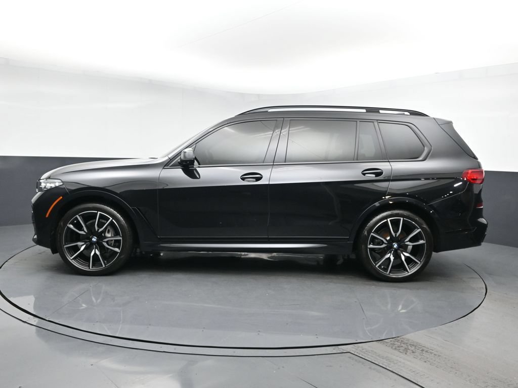 Used 2022 BMW X7 xDrive40i w/ M Sport Package AWD/4WD image 4