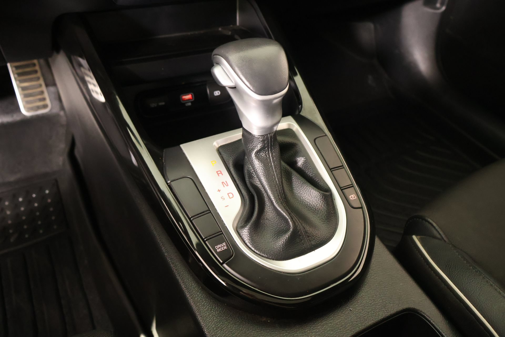 Used 2024 Kia Forte GT-Line w/ GT-Line Premium Package FWD image 8